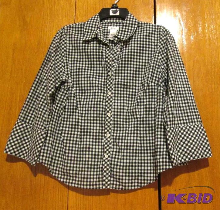 lot 154 image: Liz and co . Balck and white checkered collar...
