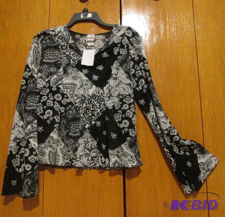 lot 159 image: Studio Y black and white floral design size ...