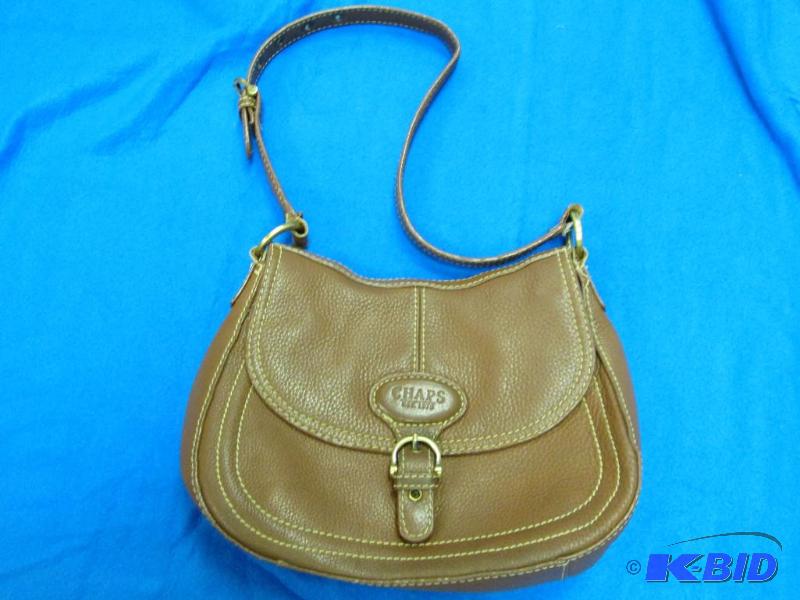 lot 30 image: Chaps brand purse...