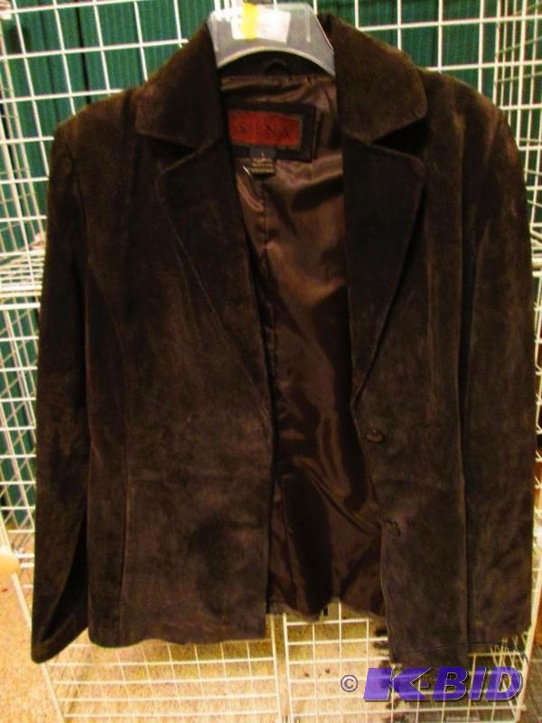 lot 37 image: Siena ladies coat, suede leather, size 8...