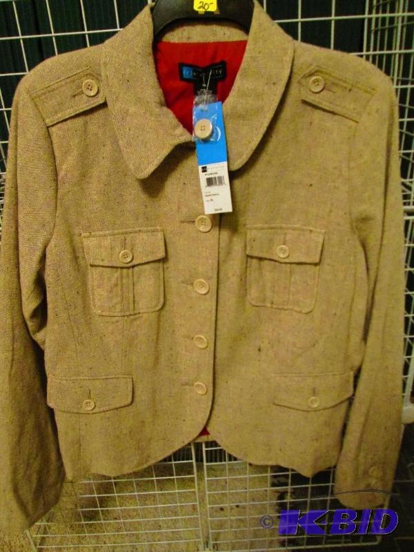 lot 38 image: Relativity ladies coat, size XL MSRP $54.00...