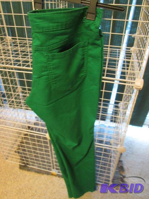 lot 44 image: Ladies L E I stretch pants, size 17 Ashley lo...