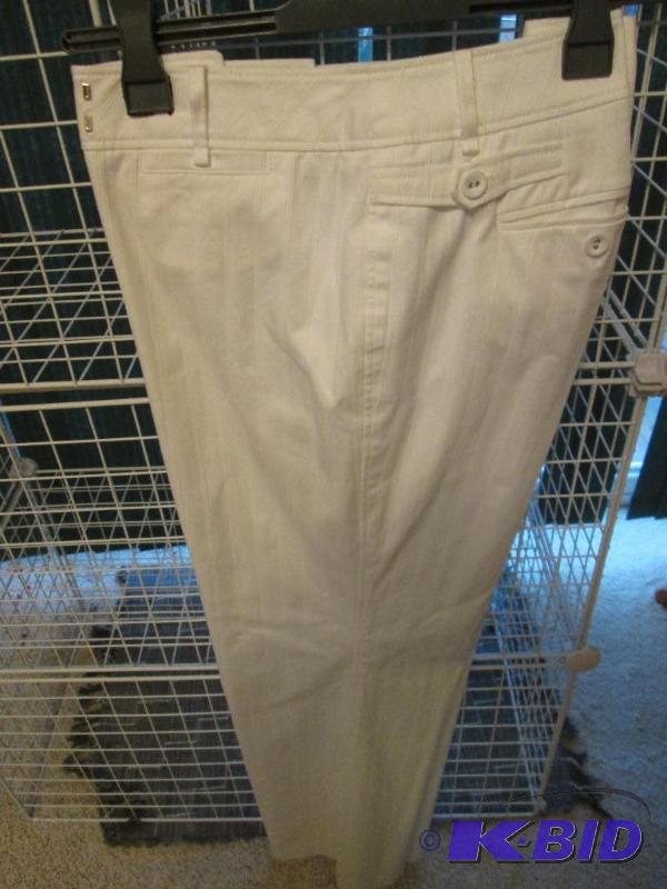 lot 47 image: Ann Taylor Loft Petites ladies pants, size 12...