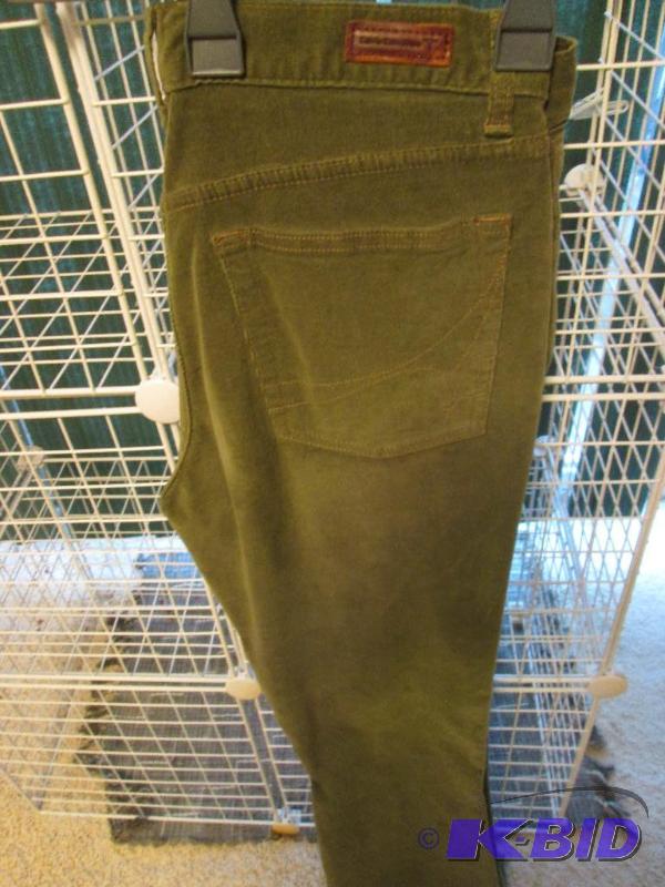 lot 48 image: Calvin Klein Jeans narrow corduroy pants, siz...