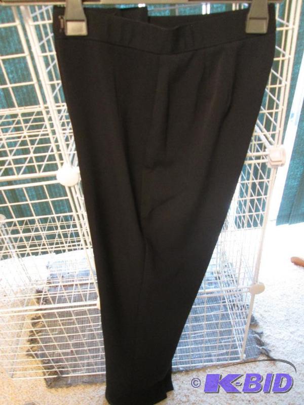 lot 50 image: Ladies Norton mcnaughton Petites size 4P ladi...