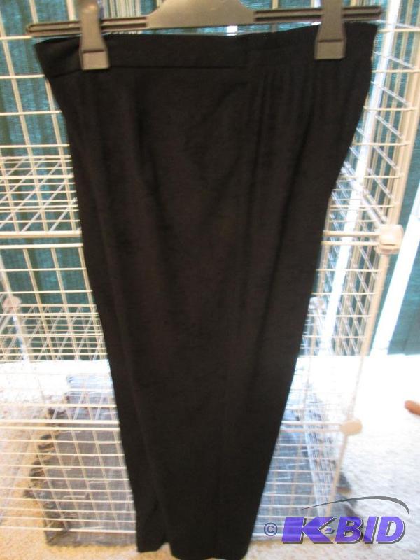 lot 51 image: R & K Originals ladies size 6P slacks...