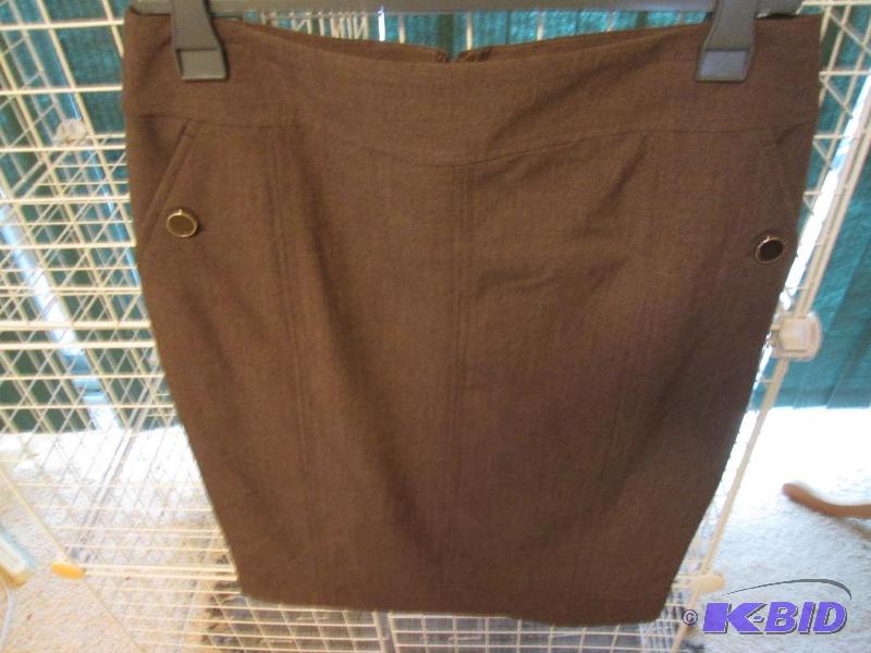 lot 68 image: APT 9 Skirt, size 9...