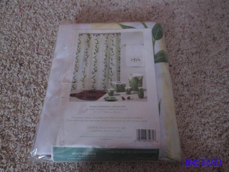 lot 83 image: Donna Dewerry at Home shower curtain...
