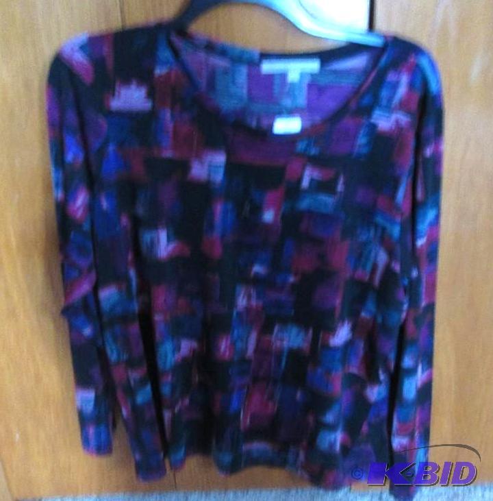lot 96 image: APT9 shades of black top size XL...