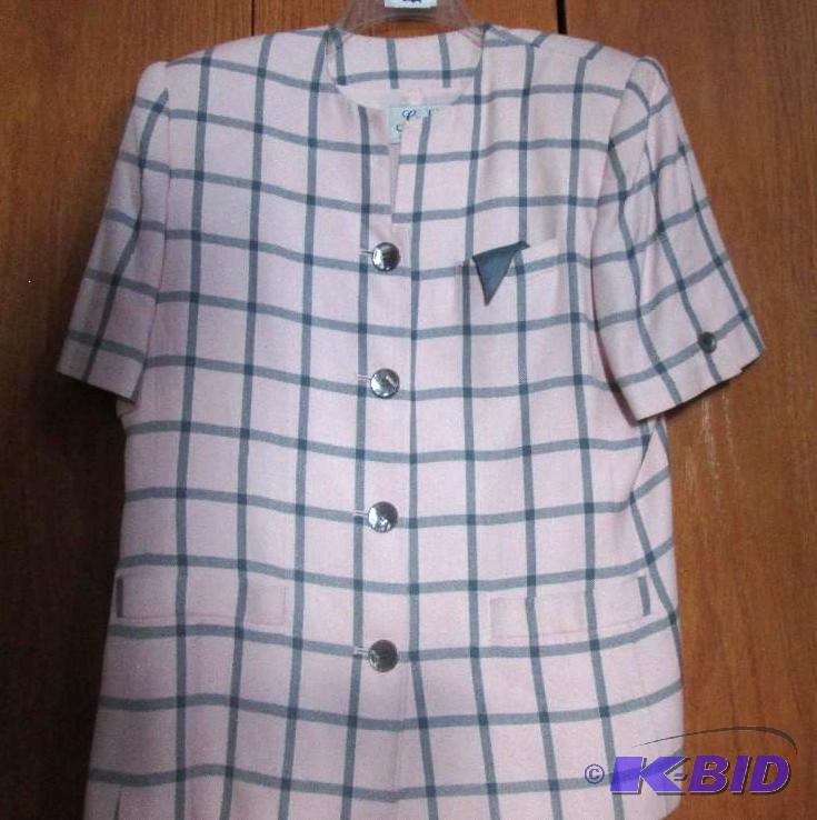 lot 99 image: Le Suit paris New York, light pink and pink b...
