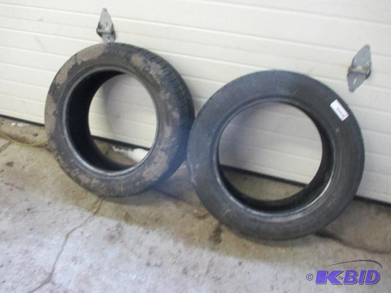 Pair of car tires, 932 tread...
