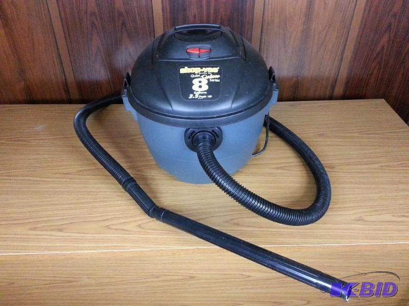 lot 100 image: 8 Gallon Shop Vac 3.5 Peak HP Vacuum