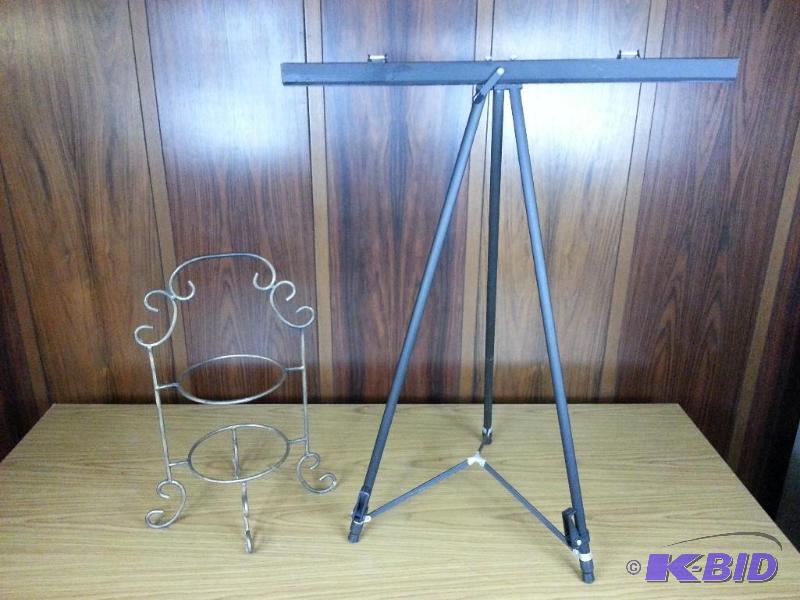 lot 101 image: Flip Chart Stand  Flower Pot Holder