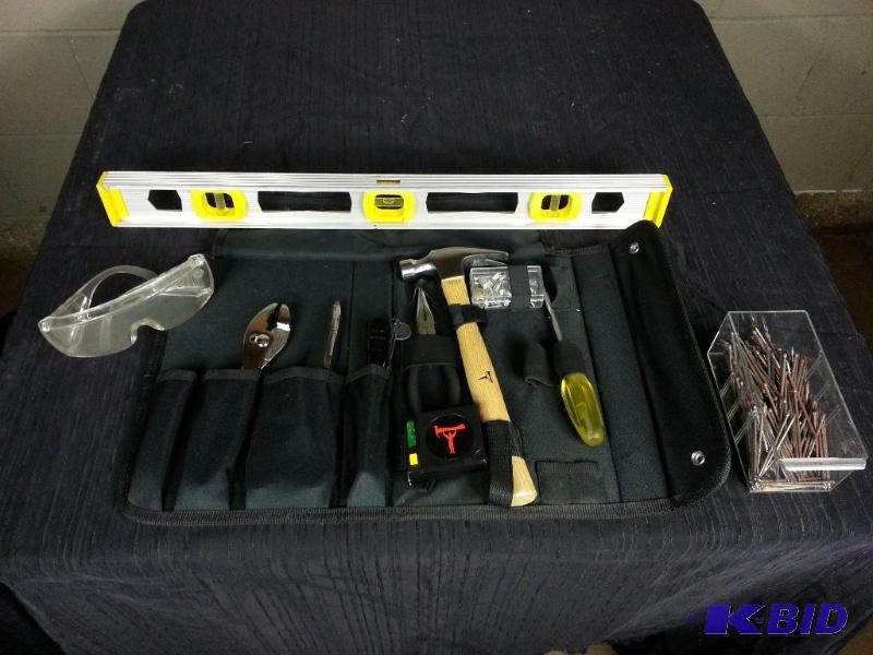 lot 111 image: Tool w Pouch, Level, Nails, Safety Goggles