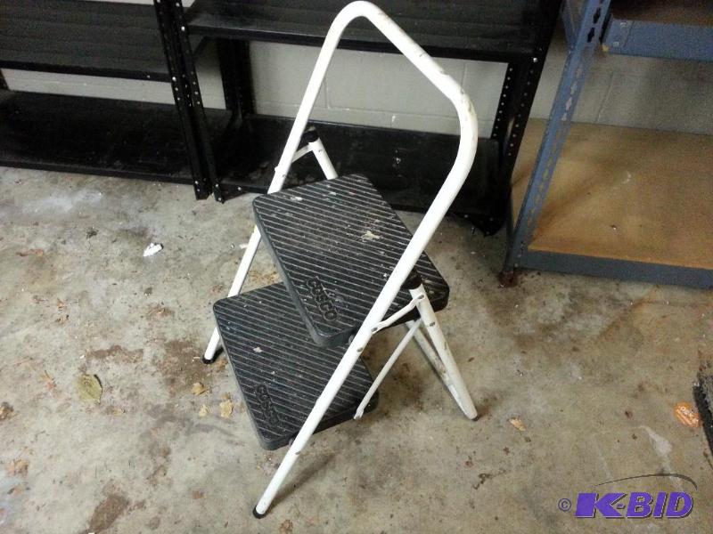 lot 131 image: Cosco Step Ladder