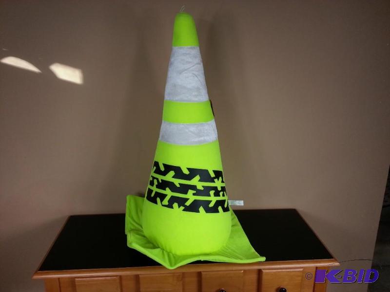 lot 134 image: Large, Stuffed Highway Cone - Carnival Prize