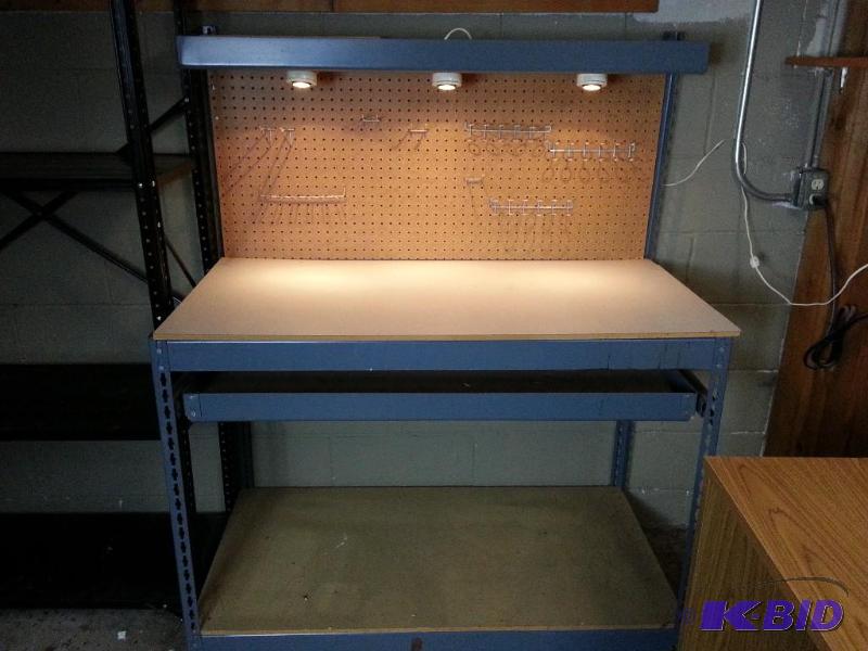 lot 2 image: Lighted Work Shop Bench w Organizer