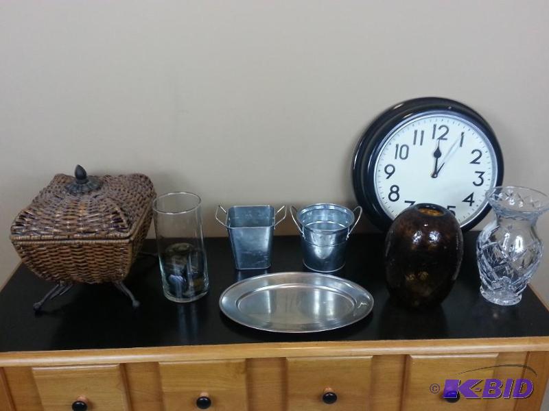 lot 52 image: Lot of (8) Decorative Accent Pieces - Wicker Lidded Dish  More