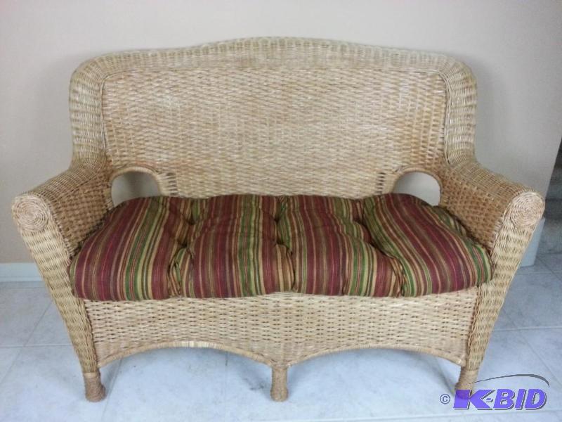 lot 6 image: High Quality Wicker Rattan Loveseat w Cushion