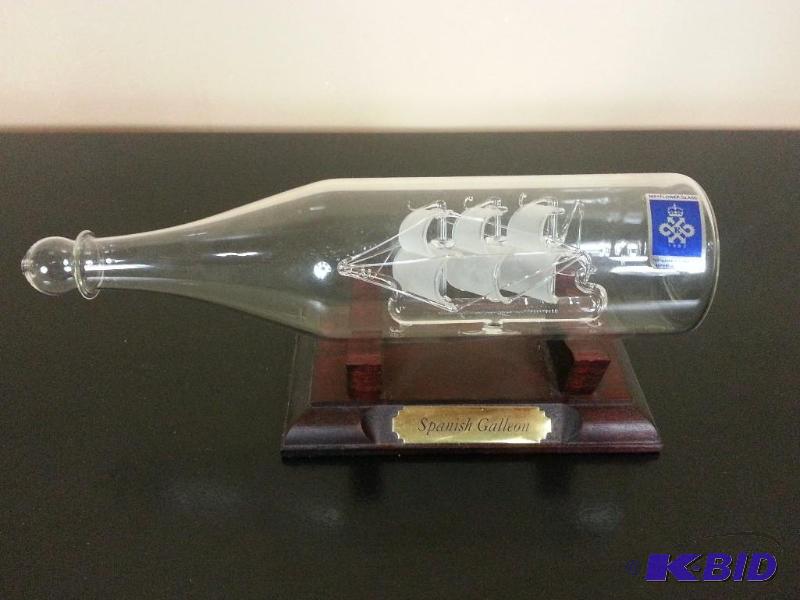 lot 67 image: Mayflower Glass Blown Glass Ship in a Bottle w Display