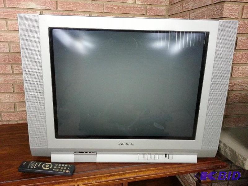 lot 79 image: Toshiba 27 Flatscreen TV w Remote Model 27Af42
