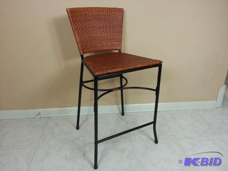 lot 8 image: Stained Wicker & Wrought Iron Bar Chair