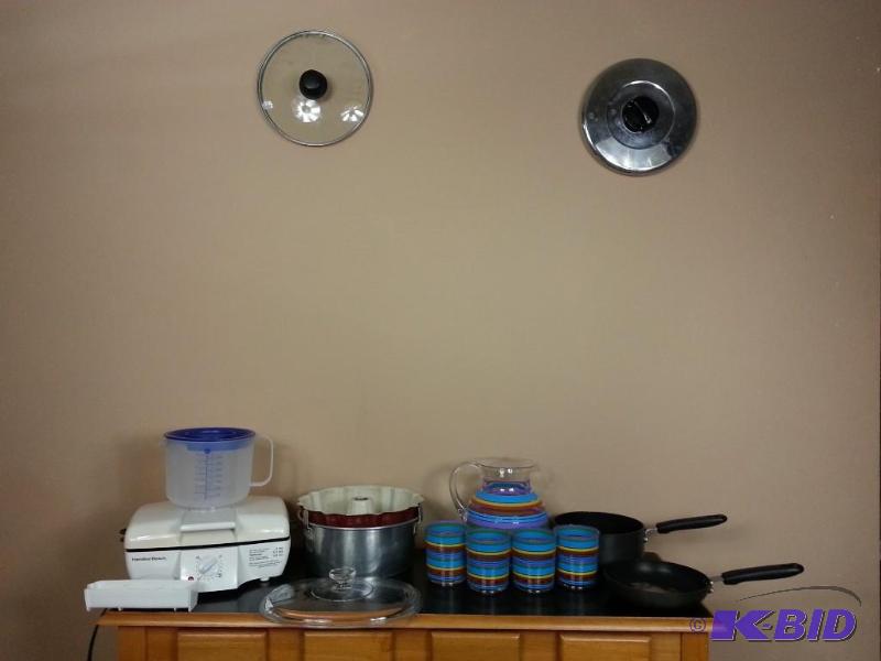 lot 85 image: Miscellaneous Kitchen Lot Electric Grill, Vintage Bundt Cake Mold, Juice Pitcher Set, Pans, Lids