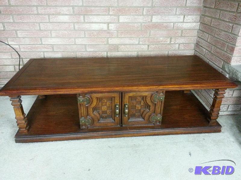 lot 93 image: Vintage Wooden TV Stand  Console w Storage