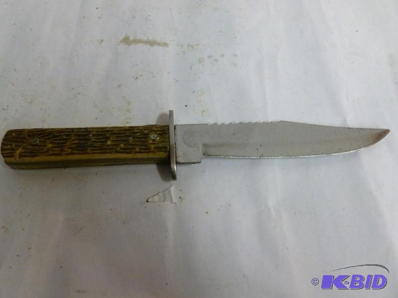 lot 107 image: Hunting Knife with Faux Antler Handle