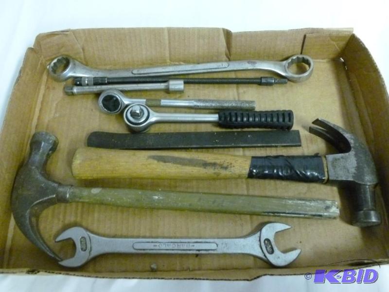 lot 11 image: Group of Miscellaneous Tools