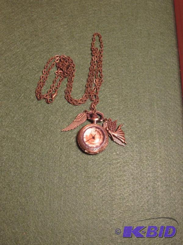 lot 142 image: Cute Pendent Watch