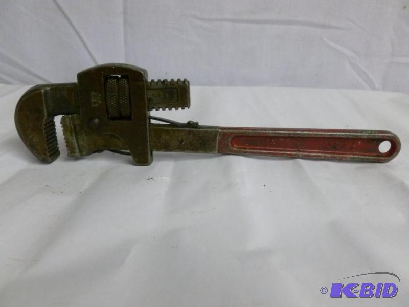 lot 16 image: 14 Pipe Wrench