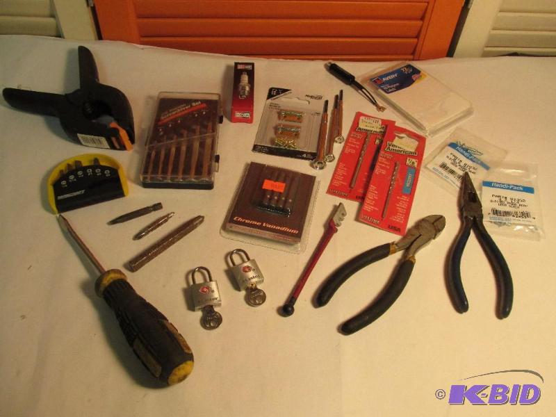 lot 164 image: Large Lot of Small Tools