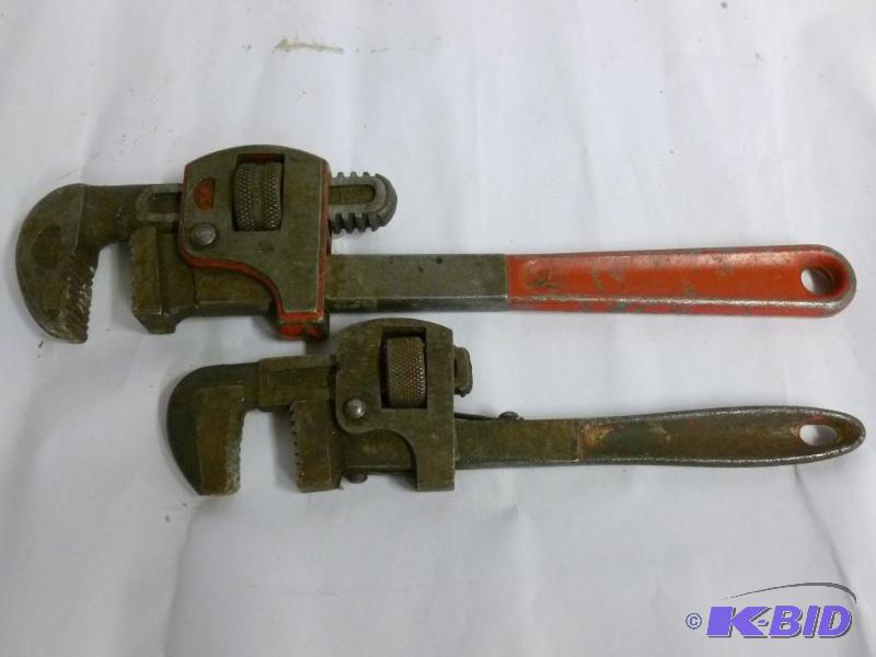 lot 19 image: Two Pipe Wrenches