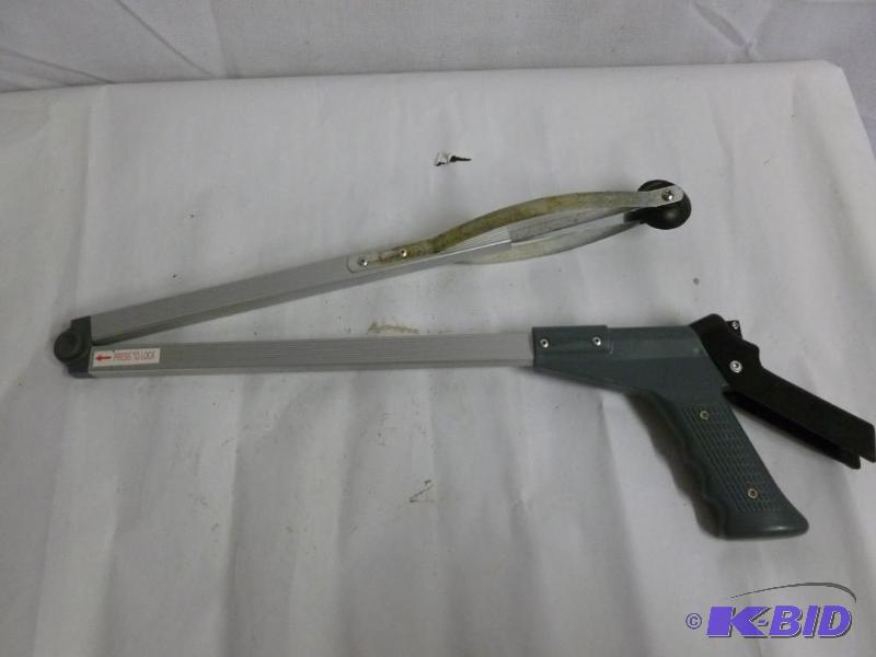 lot 29 image: Fold-Up Grabber