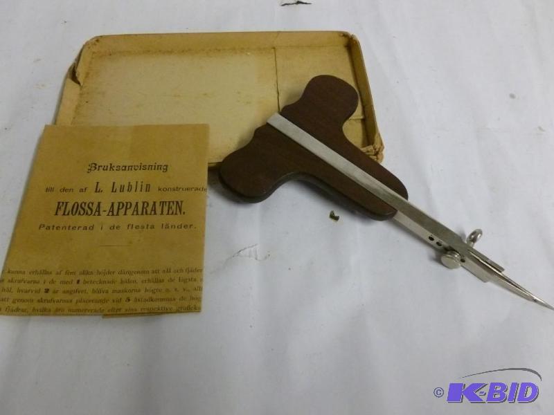 lot 64 image: If I Could Read This Id Tell You What It Is