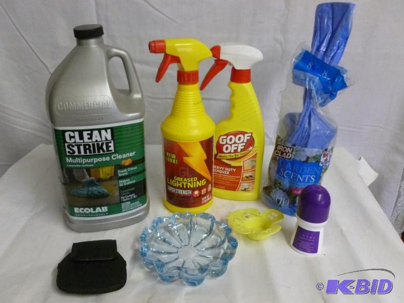 lot 65 image: Miscellaneous Cleaning Supplies
