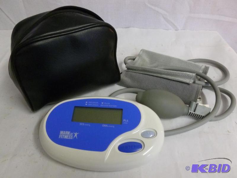 lot 89 image: BLOOD PRESSURE CUFF and Read Out Monitor