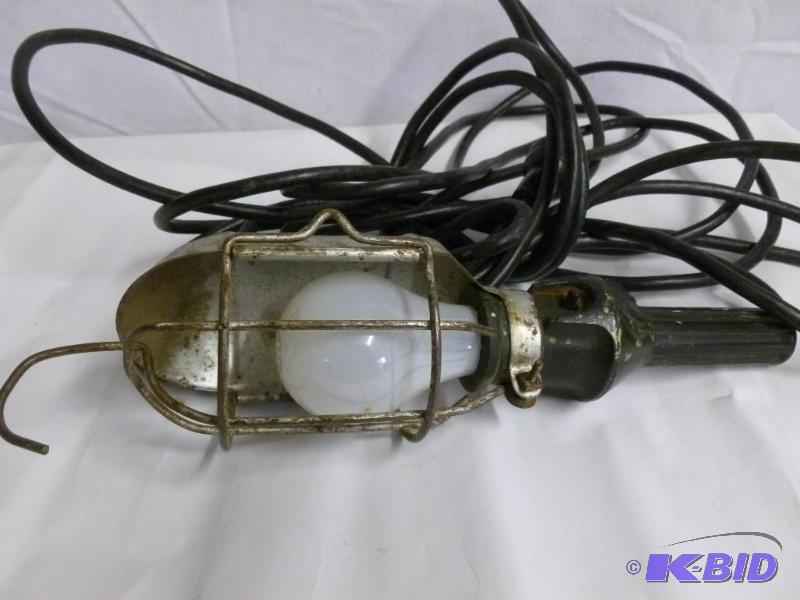 lot 9 image: Trouble Light with Longer Cord