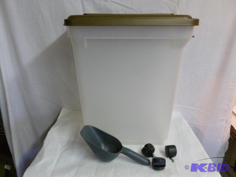 lot 92 image: Big Bucket for Dog Food