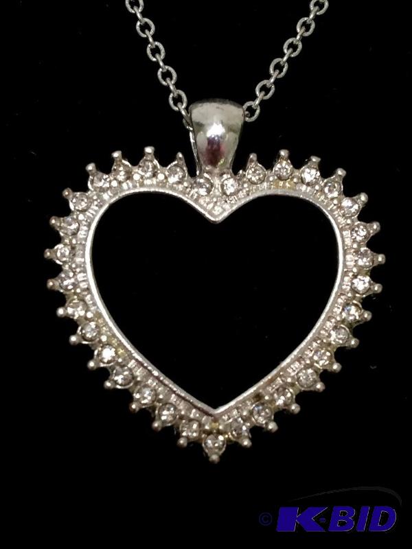 lot 4 image: Heart Pendant for you or your sweetie