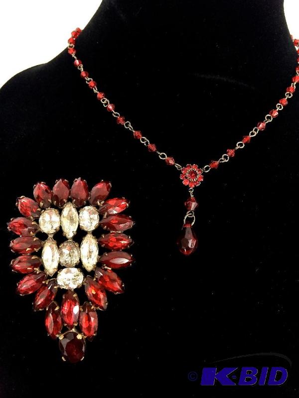 lot 7 image: Dramatic Rhinestone Pin ca. 1940  3  L x 2 W, Open back Construction