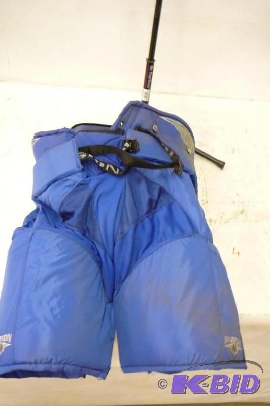 Mission Hockey Padded Pant size 36-38...