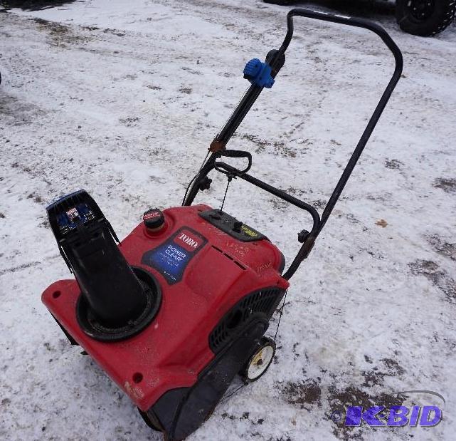 MTD Brand Model 31A-261-718 Power Snow Blower...