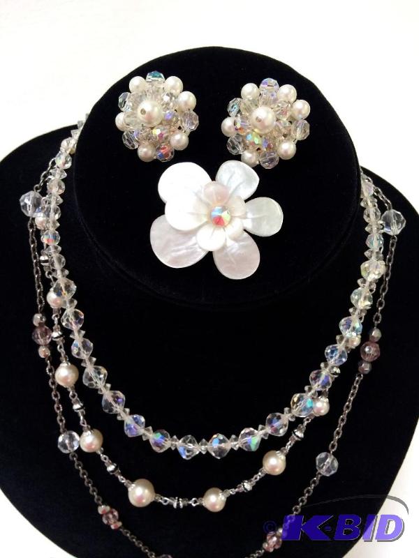 large lot of vintage jewelry