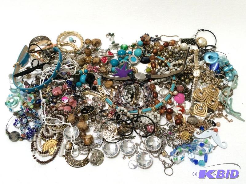 Large lot of jewelry vintage some new some vintage..