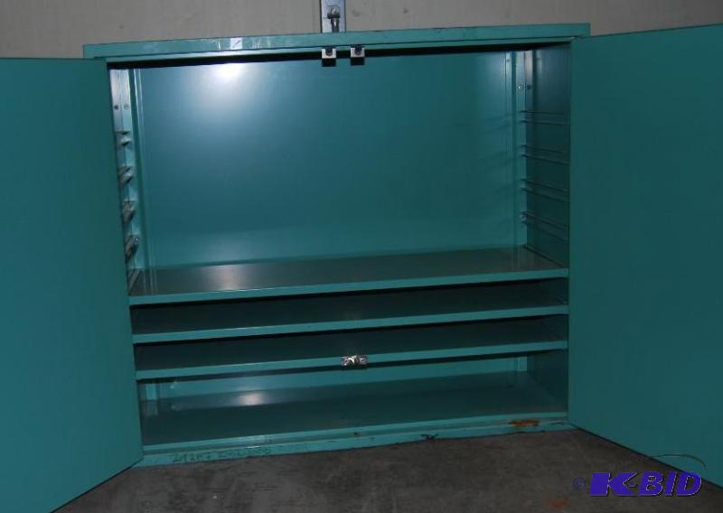lot 16 image: US Military Medical Upper Wall Cabinet, all s...