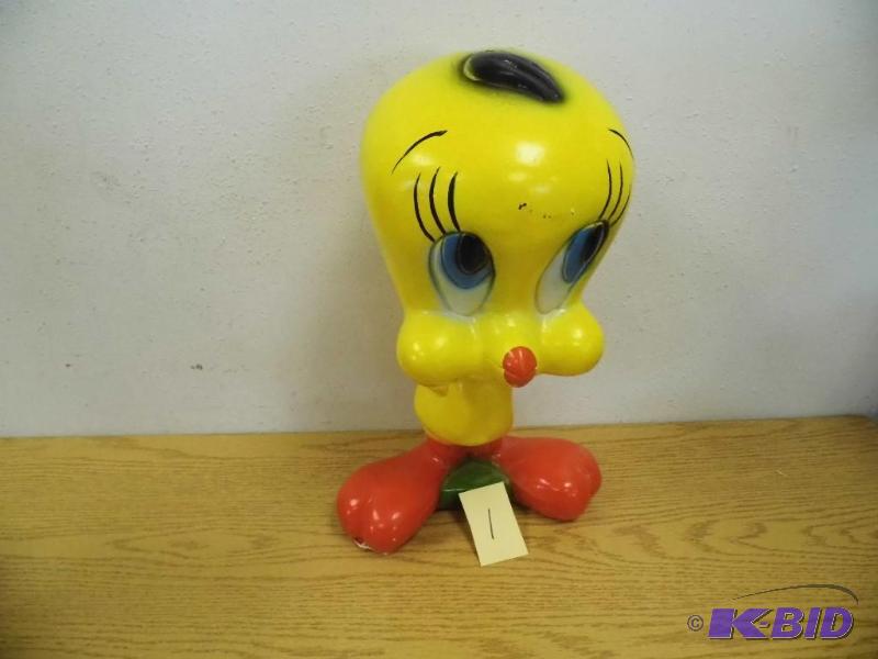 lot 1 image: Tweety Bank