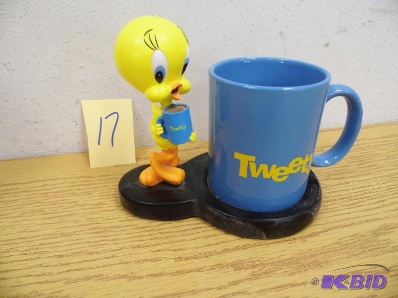 lot 17 image: Tweety Mug and Holder