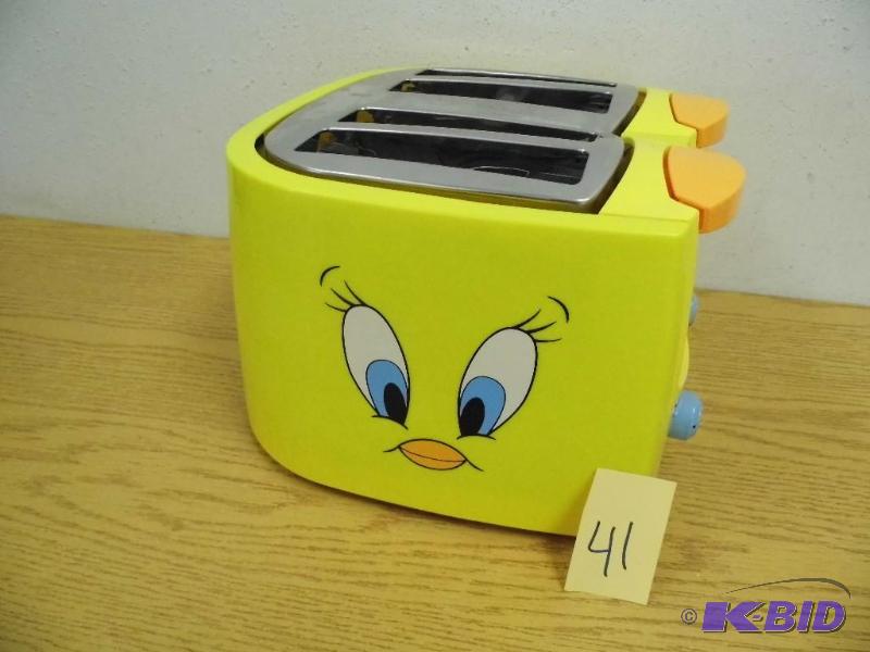 lot 41 image: Tweety Toaster